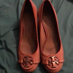 Tory Burch tan pumps